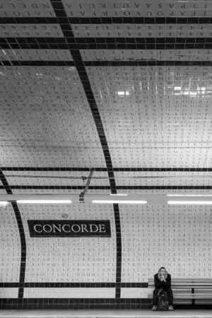 En attendant le métro, station Concorde